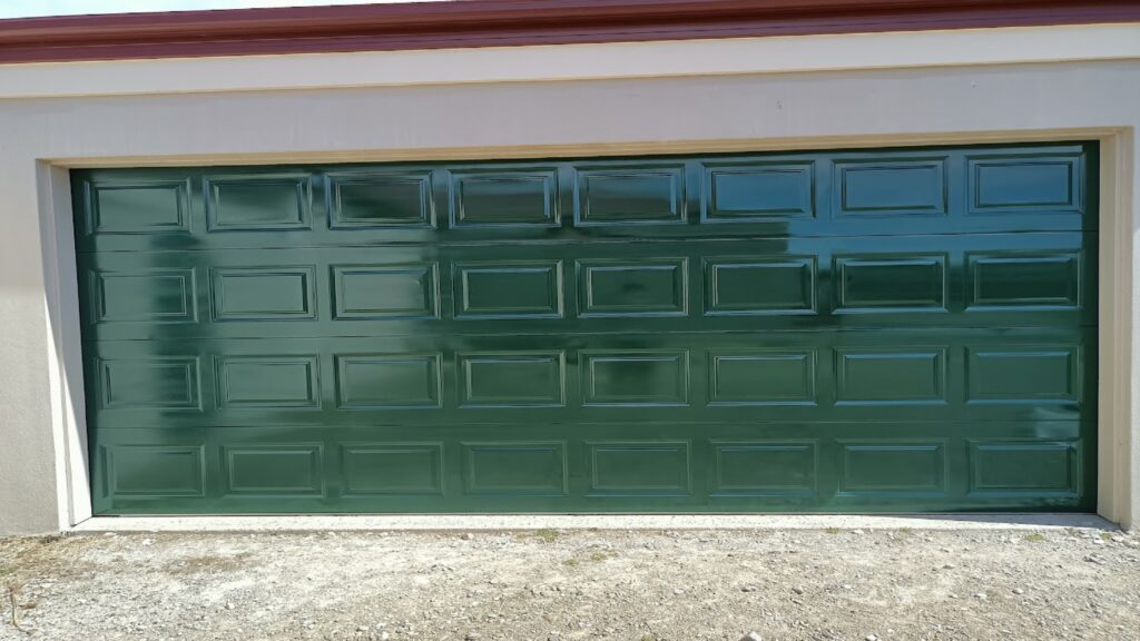 How to Remove Oxidation from Garage Door