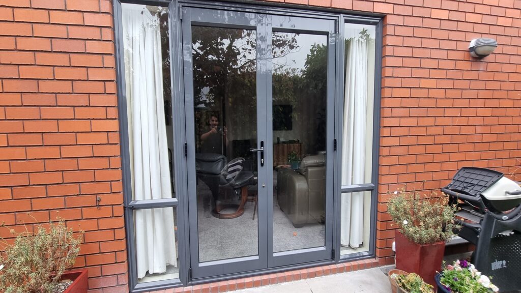 Aluminium Window Spray Painting
